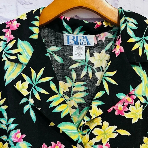 BFA Classics Women’s Vintage Floral‎ Hawaiian Button Down Shirt - Picture 5 of 8